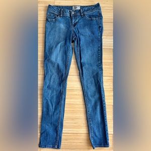 SO | Juniors Light Wash Blue Skinny Jeans Size 7